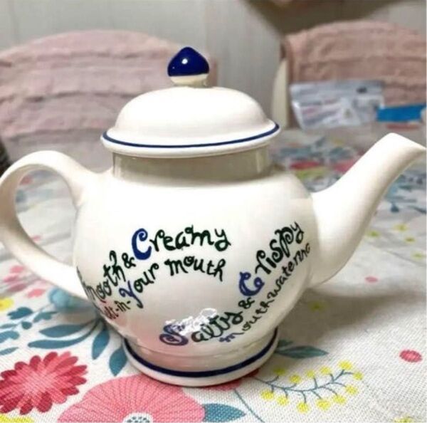 懐かしい!ミスタードーナツ(°▽°)ティーポット・レトロ・白&ブルー・陶器・可愛い・ポップ・洋食器・急須