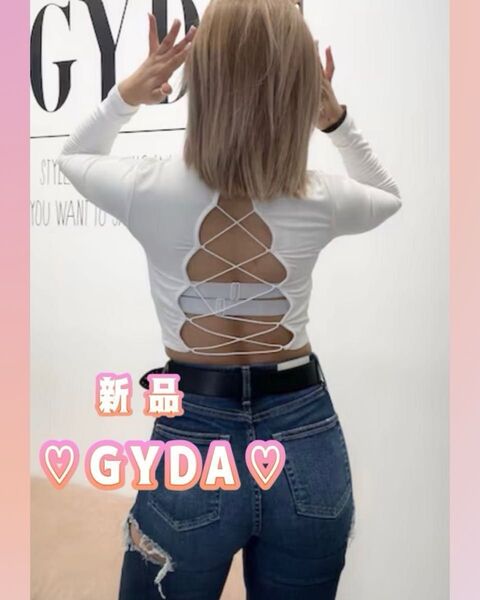 【新品 タグ付き】GYDA ジェイダ ★ BACKレースアップハイネックトップス オフホワイト