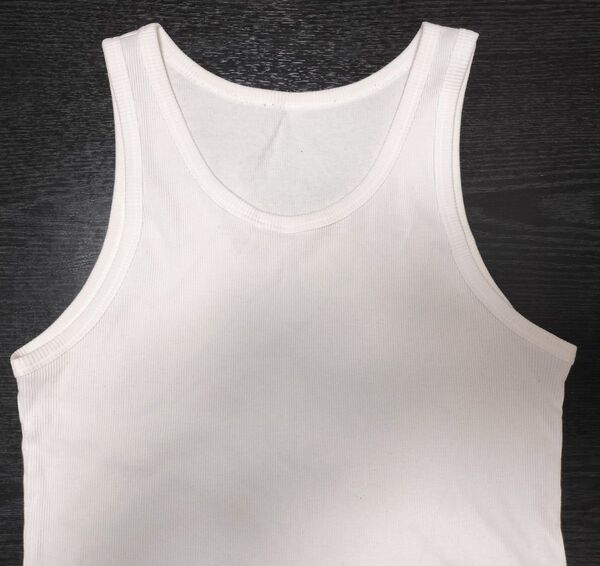 ユニクロ タンクトップ XL ホワイト系
