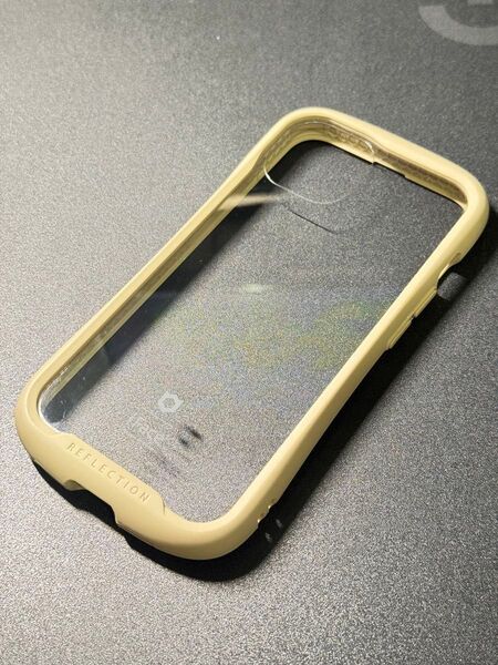 iFace Reflection iPhone 13 ケース クリア 強化ガラス (ベージュ)