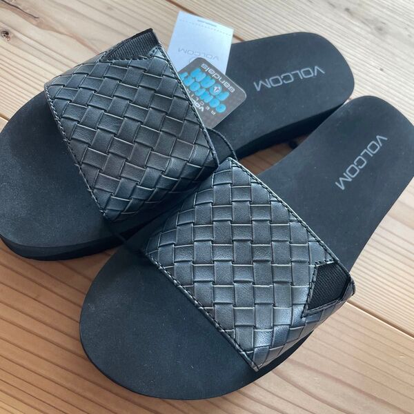 新品 VOLCOM 編み込みデザイン ビーチサンダル ブラック サンダル