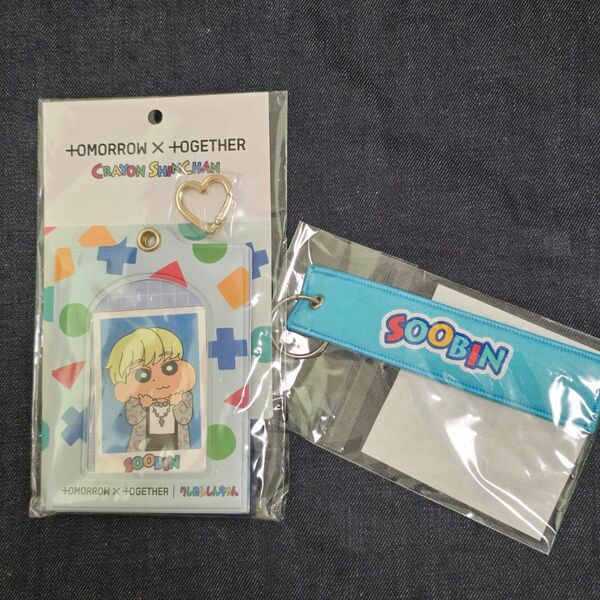 TXT SOOBIN スビン クレヨンしんちゃん フォトスタンドホルダー フライトタグ セット