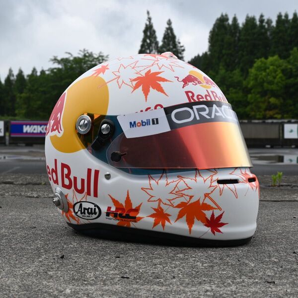 角田裕毅 2025 レッドブル仕様 紅葉ヘルメット レプリカ GP-6S M アライ