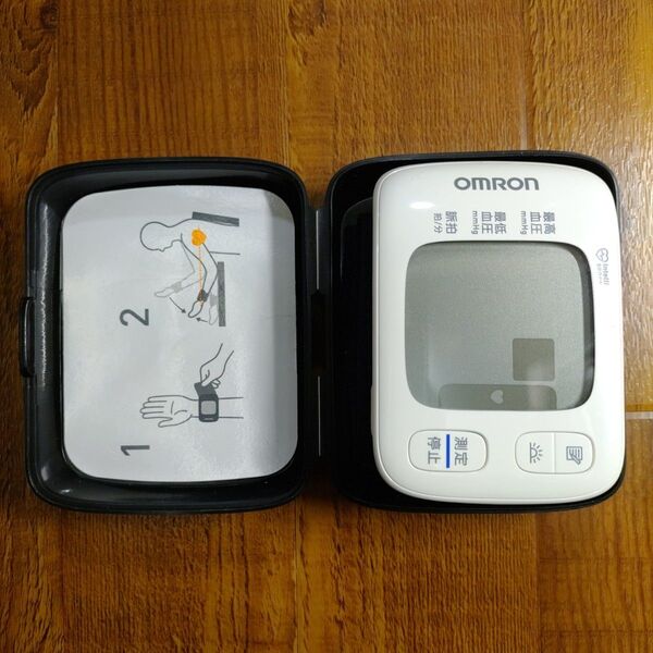 OMRON 手首式血圧計 HEM-6231T