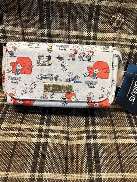 新品・スヌーピー PEANUTS コスメ ポーチ