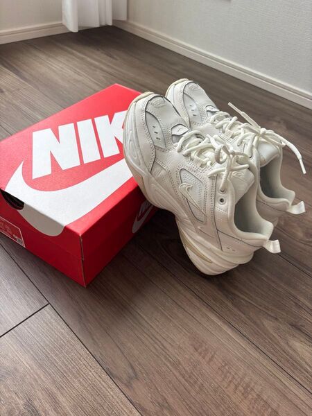 Women’s NIKE M2K TENKO ナイキ テクノ スニーカー 白 グレージュ ベージュ