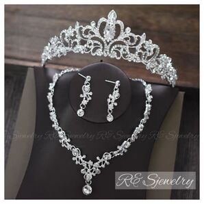 ハートティアラ ネックレスピアスウェディング 3点セットブライダル結婚式CZ