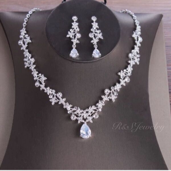 新品2点セット ネックレス ピアスorイヤリング ウェディング ブライダル アクセサリー 結婚式 前撮り