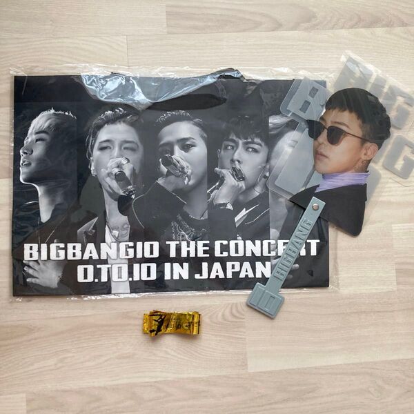 【値下げ!】BIGBANG ビッグバン 紙袋 うちわ G-DRAGON ジヨン ライブ限定品 限定グッズ