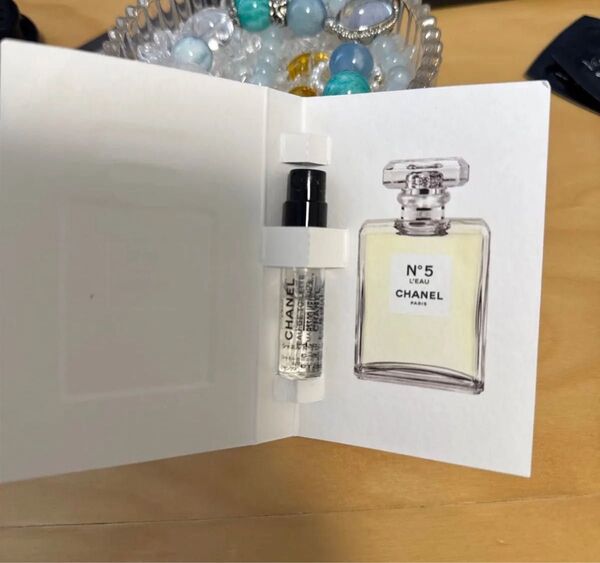 専用)新品chanelシャネルn5 ローオードゥ トワレット香水サンプル1.5ml+LLクレーム 6枚