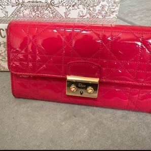 Dior 長財布 エナメル ピンク