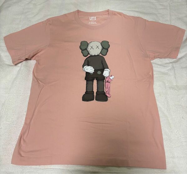【美品】ユニクロ×カウズ UNIQLO×kawsコラボTシャツ Lサイズ ピンク