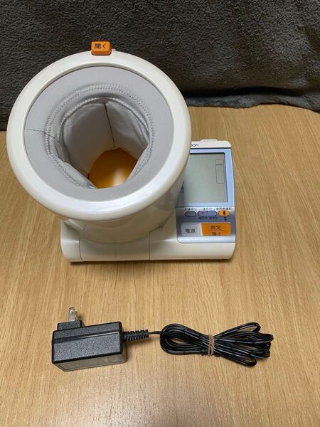 オムロン デジタル自動血圧計 HEM-8101-JE3 OMRON 血圧計 スポットアーム