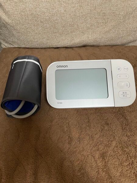 オムロン 上腕式血圧計 プレミアム19シリーズHCR-7612T2 OMRON 血圧計 自動電子血圧計ヘルスケア