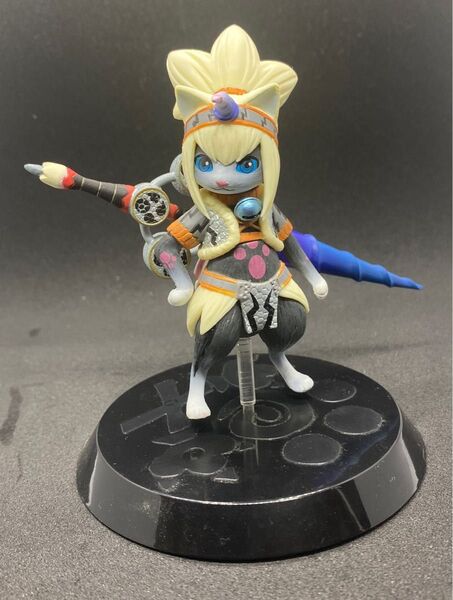 モンスターハンター スタンダードモデルオトモアイルー(キリンネコシリーズ装備) フィギュア カプコン