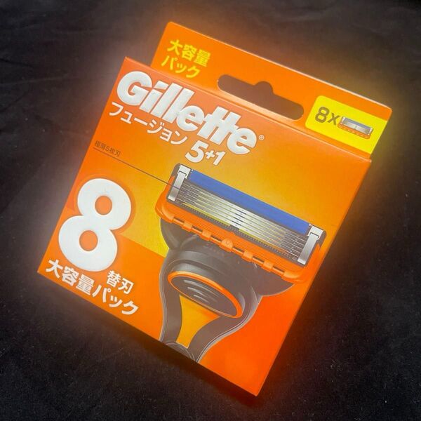 【迅速発送 & 丁寧梱包】ジレット Gillette フュージョン 5+1 (極薄5枚刃 替刃) 8個入 × 1箱