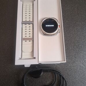 Galaxy Watch Ultra LTE チタニウムホワイト +ガラスフィルム、カバー、バンド7本、ポーチ付
