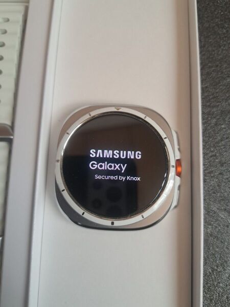Galaxy Watch Ultra LTE チタニウムホワイト +ガラスフィルム、バンド6本、ポーチ付
