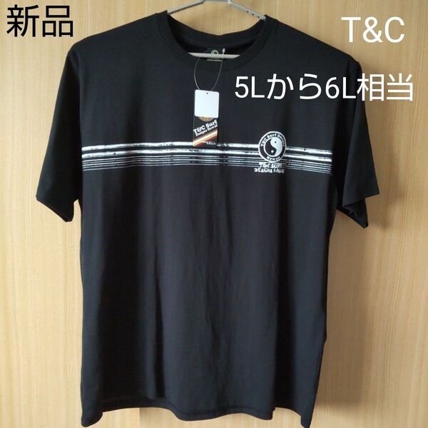 新品 大きいサイズ 5Lから6L相当 T&C 半袖Tシャツ ブラック プリント 黒 Tシャツ