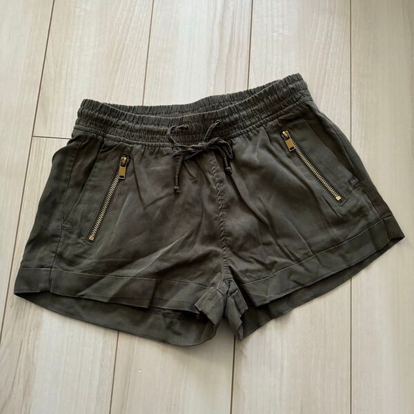 DIVIDED H&M オリーブグリーン ショートパンツ US 6