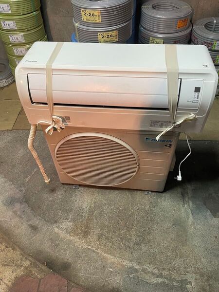 ダイキン中古エアコン ATF22XSE8ーW. ARF22XS 2020年製