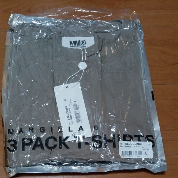 メゾンマルジェラ mm6 VネックTシャツ 未使用