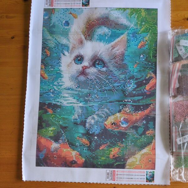 ダイヤモンドアート キット ラウンドビーズ丸ビーズ水中白猫 金魚 30×40cm