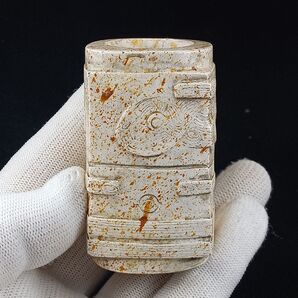 骨董品 古玉 鶏骨白 上古良渚文化 神人面紋 玉琮 置物 根付 玉礼器 縁起物