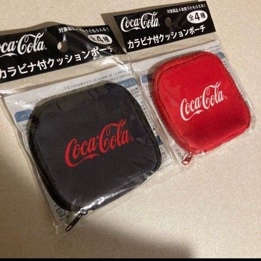 Coca-Cola カラビナ付クッションポーチ 赤・黒