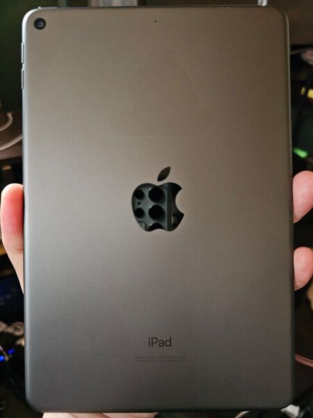 【中古かなり美品】 Apple iPad mini 第5世代)Wi-Fi 64GB 色はかっこよくお洒落なスペースグレー初期化済み