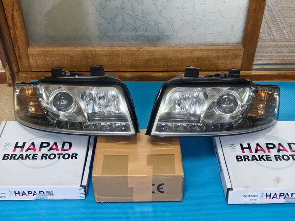 Audi A4 B6 ヘッドライト