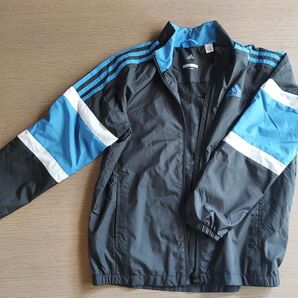adidas 150 ウィンドブレーカー キッズ 学校でも着可能