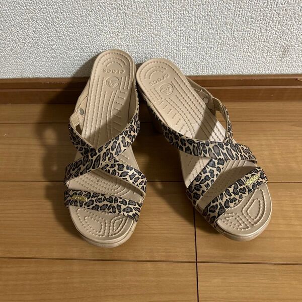 クロックスサイプラス w8