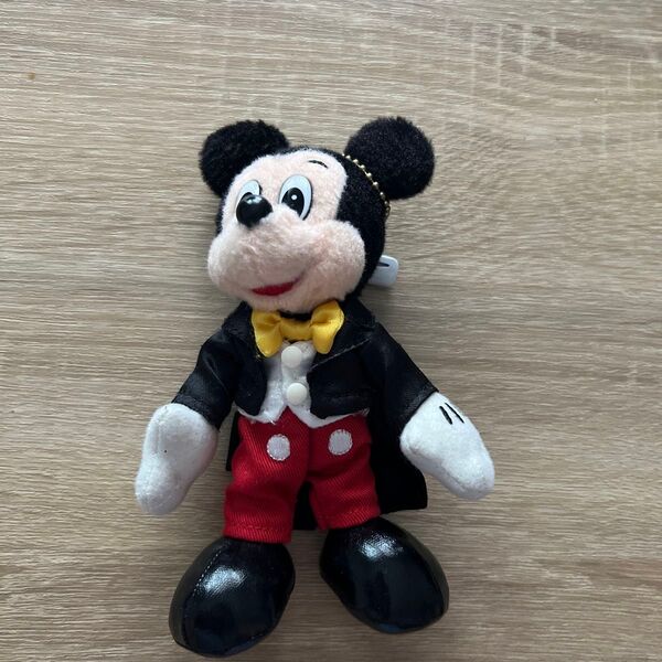 35周年! ディズニー ぬいぐるみバッジ ミッキーマウス ぬいぐるみ