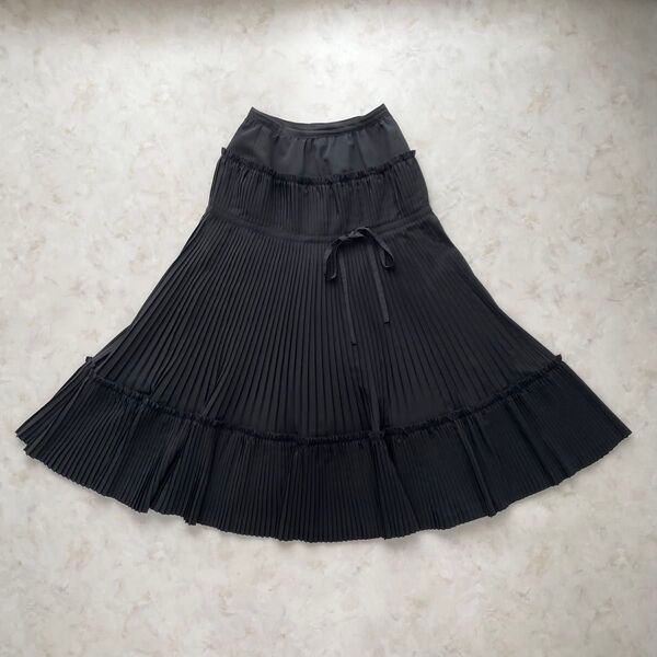 【美品】インゲボルグ INGEBORG ボリュームたっぷりティアードプリーツスカート マキシ丈 ブラック フレア リボン 黒