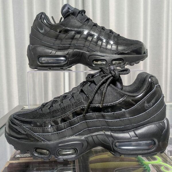 NIKE WMNS AIR MAX 95 トリプルブラック 23.5cm