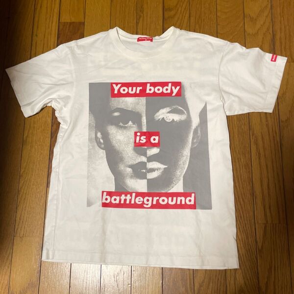 ユニクロ Your Body is a Battleground 1989 Tシャツ L 白 Barbara Kruger
