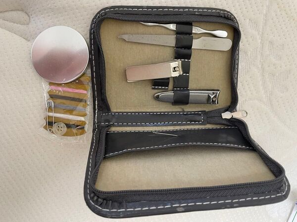身だしなみキット ポーチ傷あり 爪切り 爪やすり