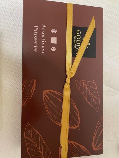 パティスリー アソートメント(13個入) GODIVA 開封し外装なしで発送します