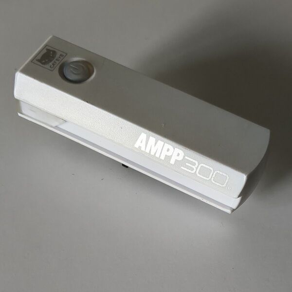 キャットアイ AMPP300ホワイト