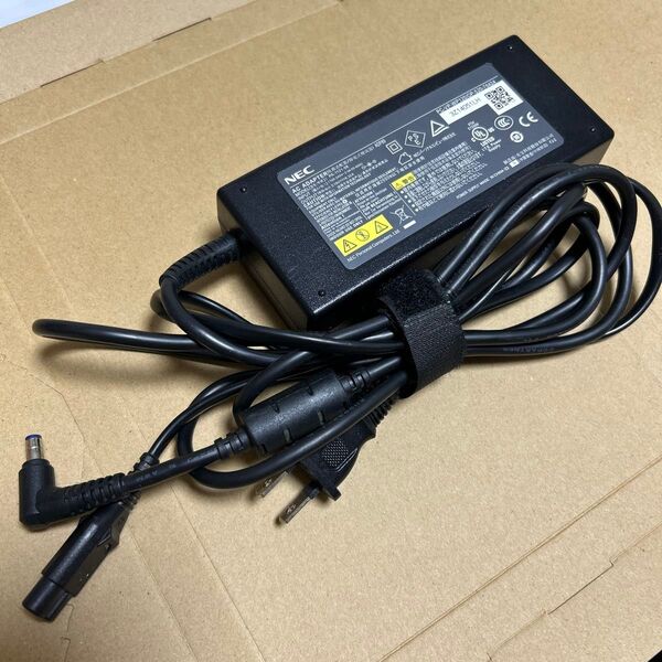 NEC ノートPC用 パソコンACアダプター PA-1121-08 19V 6.32A 電源コード付き 美品 純正 電源アダプター
