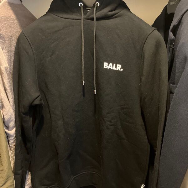 【もう赤字何で買って下さいお願い致します(>人<;)】BALR. パーカー ブラック サイズxsですが日本サイズs〜m
