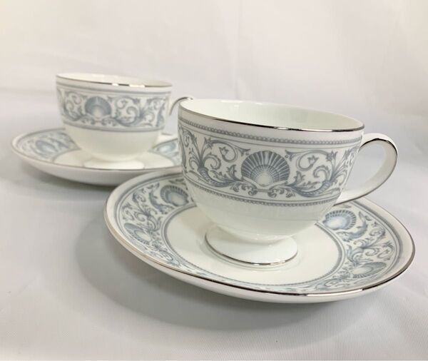 廃盤品 入手困難 WEDGWOOD ウェッジウッド ドルフィン ホワイト カップ&ソーサー 2客 ペア 銀縁 銀彩 黒壺