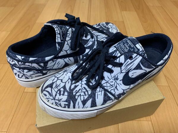 ナイキ NIKE Stefan janoski ステファン ジャノスキー スニーカー ハイビスカス柄 26bm 美品