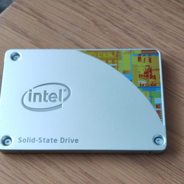 ポスト投函 発送 Intel 240GB SSD 2.5inch SATA 使用時間708時間