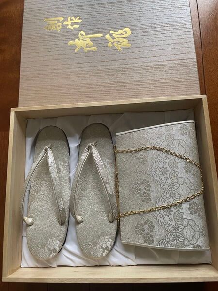 草履バッグセット 温かみのあるシルバー色 結婚式