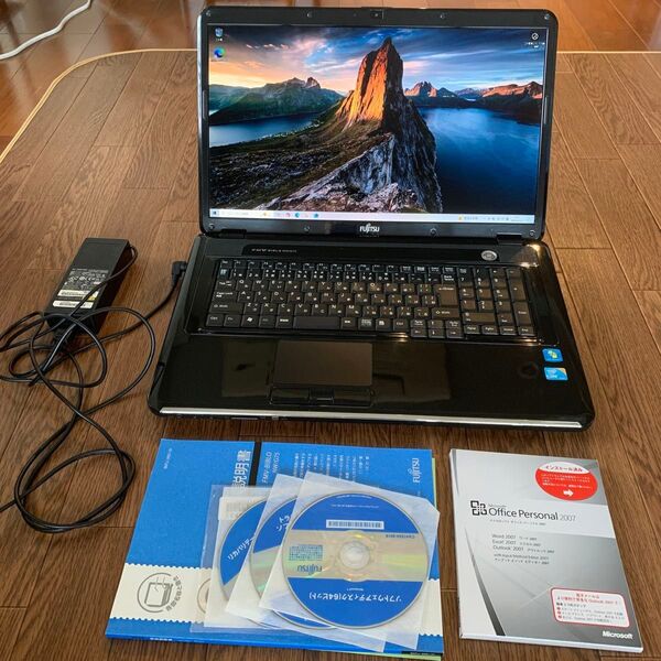 富士通 FMV-BIBLO NW/G75 18.4インチ Core i5 M560 8GB 240GB SSD Windows10