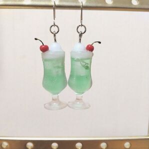 ハンドメイド ピアス クリームソーダ