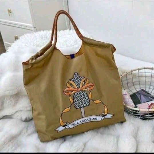 【新品】トルソーとリボンの刺繍の上品で可愛いエコバッグ、キャラメルベージュ Мサイズ