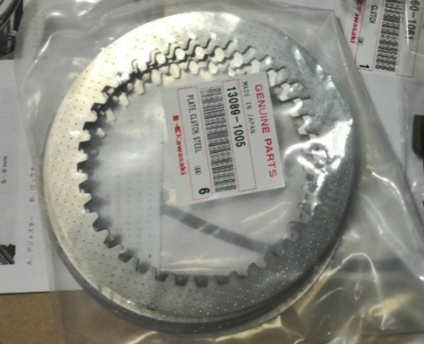 ペイペイ送料無料KAWASAKI Z250FT Z250LTD 純正 新品 クラッチ 鉄 プレート